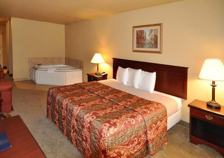 Econo Lodge Inn & Suites Greenbrier Exterior foto